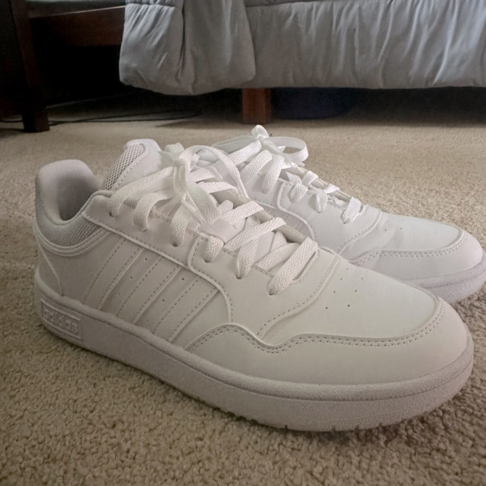 Adidas White Tennis Shoes size 61/2 kids fit 81/2 adults